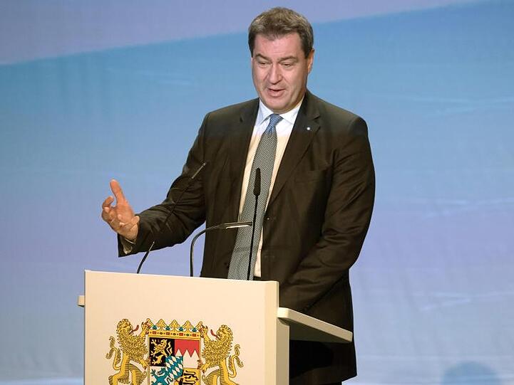Markus Söder (CSU), Ministerpräsident von Bayern, spricht beim Staatsakts "100 Jahre Freistaat Bayern". Foto: Sven Hoppe/Archiv