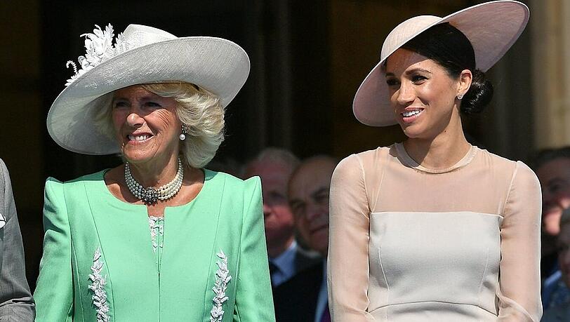 Herzogin Camilla und Herzogin Meghan sollen sich seit ihrem Kennenlernen nicht sonderlich gut verstehen.