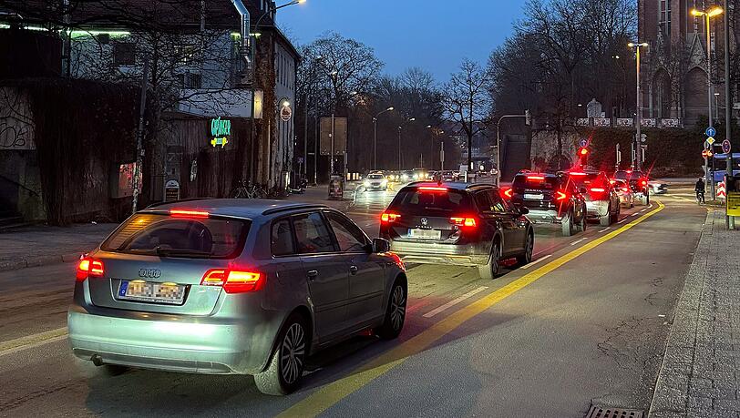 Mega-Stau im Berufsverkehr? Ein Gutachten verr&auml;t, wie es wirklich um die Situation am Giesinger Berg steht, die SPD will davon aktuell wohl aber nicht wissen,