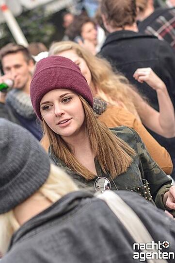 Unter dem Motto IHR WOLLT ES NICHT ANDERS - feierte der Rave Autonimca sein letztes große Open-Air des Jahres, in der Storchenburg, am Ostbahnhof. Mehr Bilder unter: www.nachtagenten.de