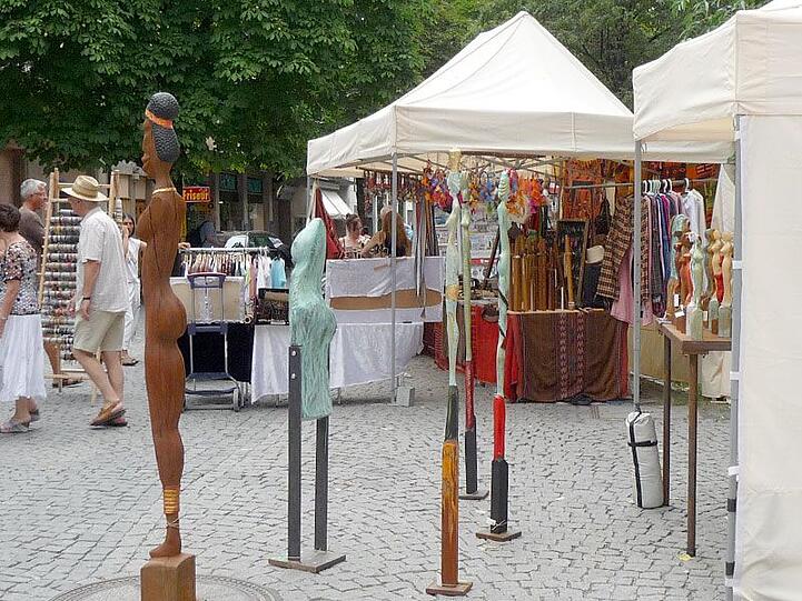 Zum zweiten Mal findet der Kunsthandwerkermarkt am Sendlinger Tor statt. Dort gibt es Handwerk und Design und hausgemachte Schmankerl.