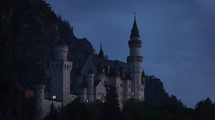 Sehnsuchtsort Schloss Neuschwanstein – mit dem Namen des Märchenschlosses schmückt sich ein Hotel in Nesselwang. Zu Unrecht?