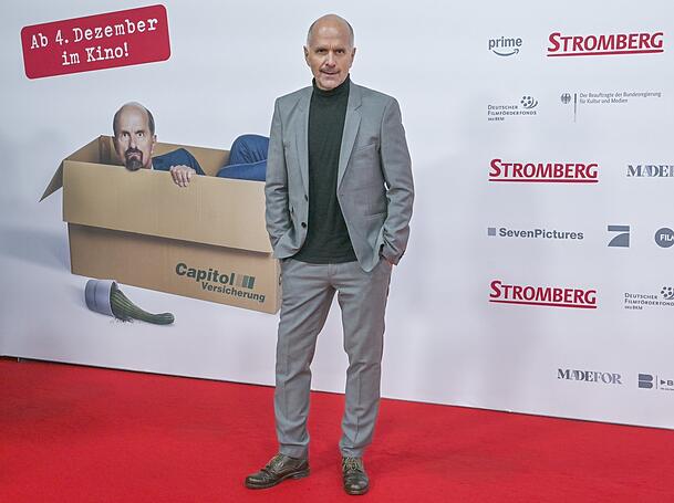 Christoph Maria Herbst betont: "Ich bin ganz anders als Stromberg!" - hier vor dem Zoo-Palast in Berlin.