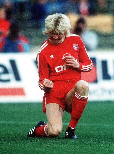 Hier jubelt der Bayern-Kapitän von 1999 bis 2002.