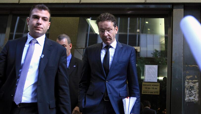 Schlechte Nachricht für Eurogruppenchef Jeroen Dijsselbloem: Die neue Regierung um Alexis Tsipras will nicht mehr mit der Troika zusammenarbeiten. Schlechte Nachricht für Eurogruppenchef Jeroen Dijsselbloem: Die neue Regierung um Alexis Tsipras will nicht mehr mit der Troika zusammenarbeiten.