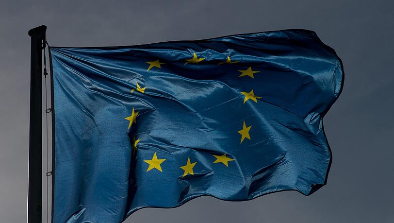 Die Europäische Union will von den Mitgliedsstaaten drei Milliarden Euro einsammeln, um die Türkei in der Flüchtlingskrise finanziell zu unterstützen. Die Europäische Union will von den Mitgliedsstaaten drei Milliarden Euro einsammeln, um die Türkei in der Flüchtlingskrise finanziell zu unterstützen.