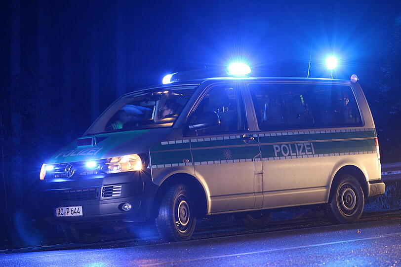 Unfassbares Glück hatte eine 19-Jährige, die diesen Unfall unverletzt überlebte.