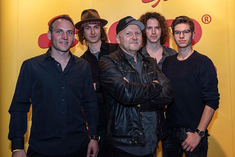 Nach über 100 eingereichten musikalischen Beiträgen bebte die, bis auf den letzten Platz besetzte, Freiheiz-Halle beim großen Finale des &bdquo;LOTTO Bayern MusicAward 2018&ldquo; in München.