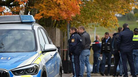 Angeh&ouml;rige w&auml;hlten nach Angaben der Polizei nach der Tat den Notruf.