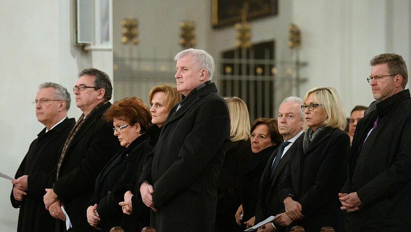Bilder vom ökomenischen Gottesdienst für die Helfer von Bad Aibling. Bilder vom ökomenischen Gottesdienst für die Helfer von Bad Aibling.