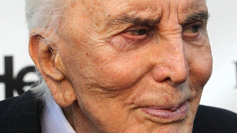 Kirk Douglas 2012 auf einer Gala in Hollywood