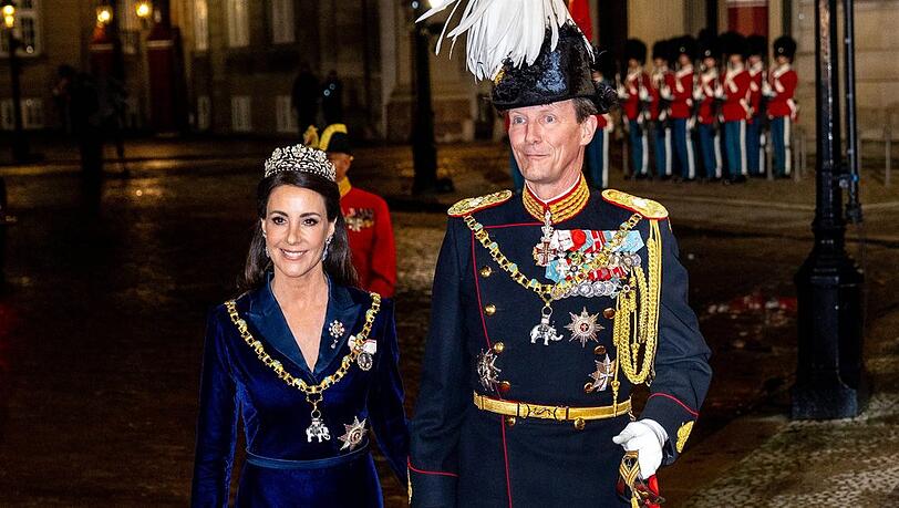 Marie und Joachim von D&auml;nemark besuchten den Neujahrsempfang auf Schloss Amalienburg. Bei der Gelegenheit entstanden die neuen offiziellen Bilder.