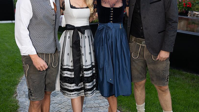 Mit Stars wie Jörn Schlönvoigt (li.), Sandra Abt (2.v.re.) und Frank Thelen (re.) verbrachte Vivien Wulf die "New Perspective Days" in Österreich. Mit Stars wie Jörn Schlönvoigt (li.), Sandra Abt (2.v.re.) und Frank Thelen (re.) verbrachte Vivien Wulf die "New Perspective Days" in Österreich.