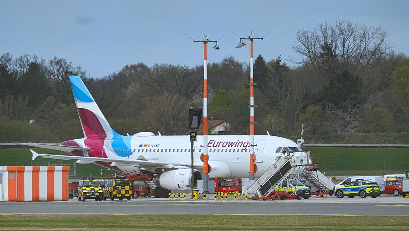 Laut der Flugdatenplattform Flightradar24 war das Flugzeug am Nachmittag am Hamburger Flughafen abgehoben, wo es keine Stunde sp&auml;ter auch wieder landete.