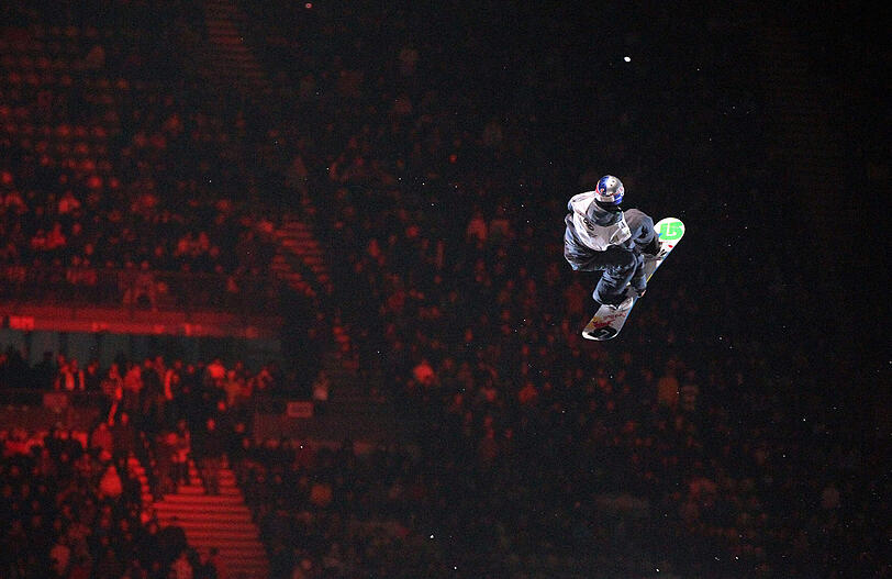 ... damit die tollkühnen Snowboarder beim Nokia Air & Style...