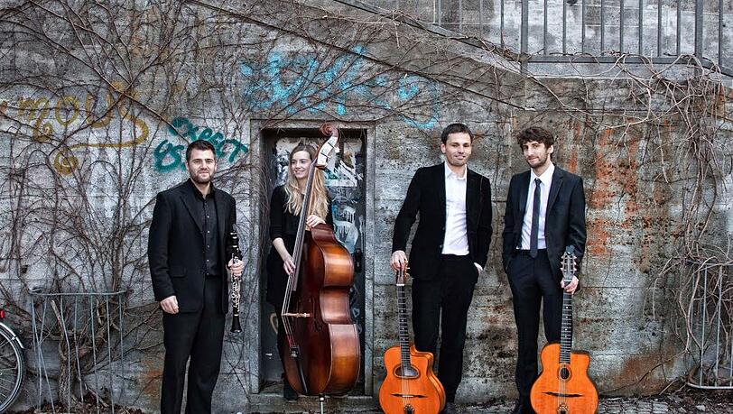 Münchner Gypsy Jazz: die Band Max Meinhardt – Max Wunderle, Julia Hornung, Daniel Fischer, Max Stahlschmidt (v.l.). Münchner Gypsy Jazz: die Band Max Meinhardt – Max Wunderle, Julia Hornung, Daniel Fischer, Max Stahlschmidt (v.l.).