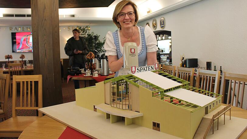 Ochsenbraterei-Wirtin Antje Schneider. Ochsenbraterei-Wirtin Antje Schneider.