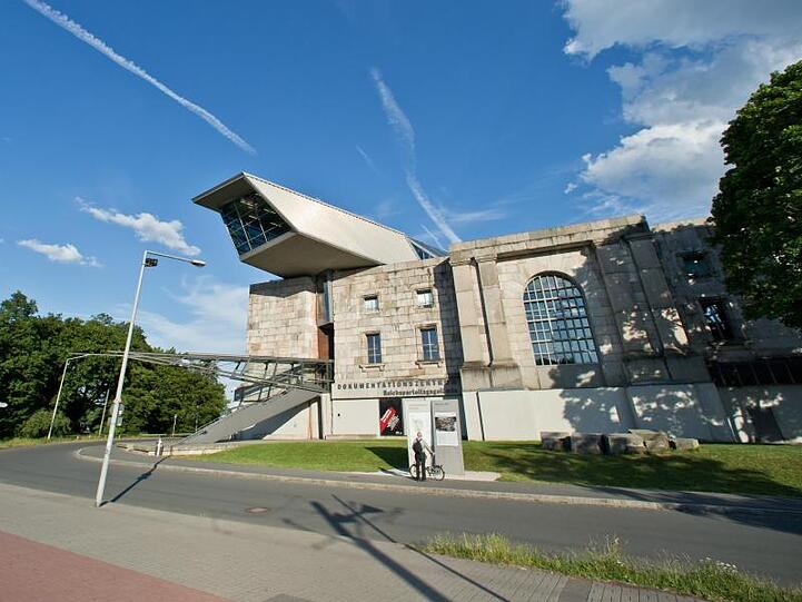 Das Dokumentationszentrum auf dem ehemaligen Reichsparteitagsgelände in Nürnberg. Foto: picture alliance / dpa/Archivbild