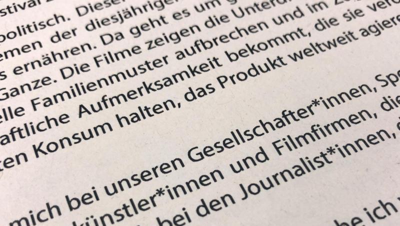 In einem Grußwort zur Berlinale sind mehrmals Gendersternchen zu sehen. In einem Grußwort zur Berlinale sind mehrmals Gendersternchen zu sehen.