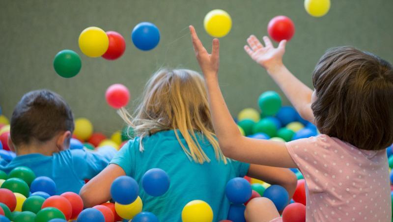 Ein- bis Zweijährige sollen sich mindestens drei Stunden am Tag bewegen, empfiehlt die WHO. Ein- bis Zweijährige sollen sich mindestens drei Stunden am Tag bewegen, empfiehlt die WHO.