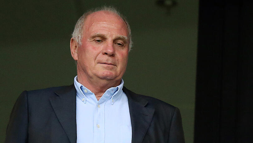Klubpräsident Uli Hoeneß als Zuschauer beim 0:2 des FC Bayern in Hoffenheim.