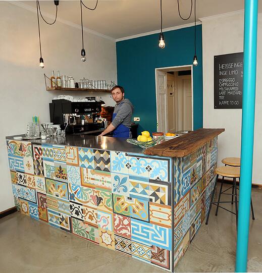 Die Bar in Elspergers neuem Ladencafé in der Watzmannstraße.