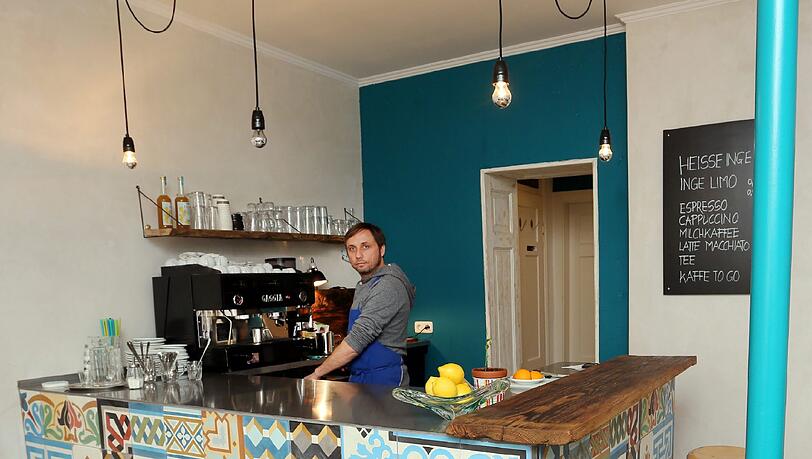 Die Bar in Elspergers neuem Ladencafé in der Watzmannstraße. Die Bar in Elspergers neuem Ladencafé in der Watzmannstraße.