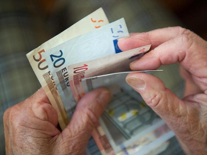 Die Ausgaben der Rentenversicherung summierten sich 2019 auf insgesamt 319 Milliarden Euro.