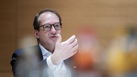 "Bekanntheit ist kein Wert für sich alleine, wenn einem der Grund dafür eher unangenehm sein sollte", sagt Alexander Dobrindt im AZ-Interview über Hubert Aiwanger.