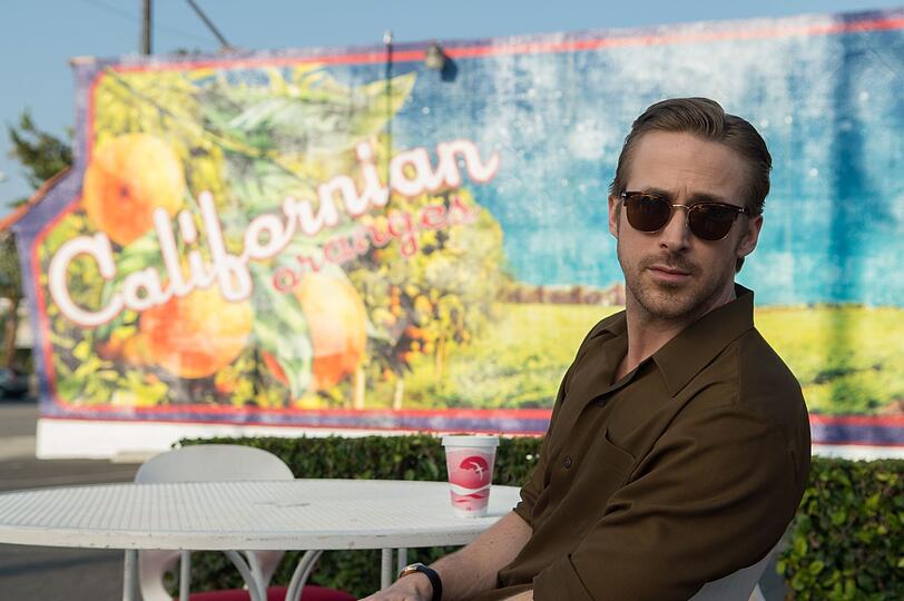 Ryan Gosling macht den Jazz-Pianisten Sebastian zu einem Vintage-Mann von arroganter Lässigkeit. Ryan Gosling macht den Jazz-Pianisten Sebastian zu einem Vintage-Mann von arroganter Lässigkeit.