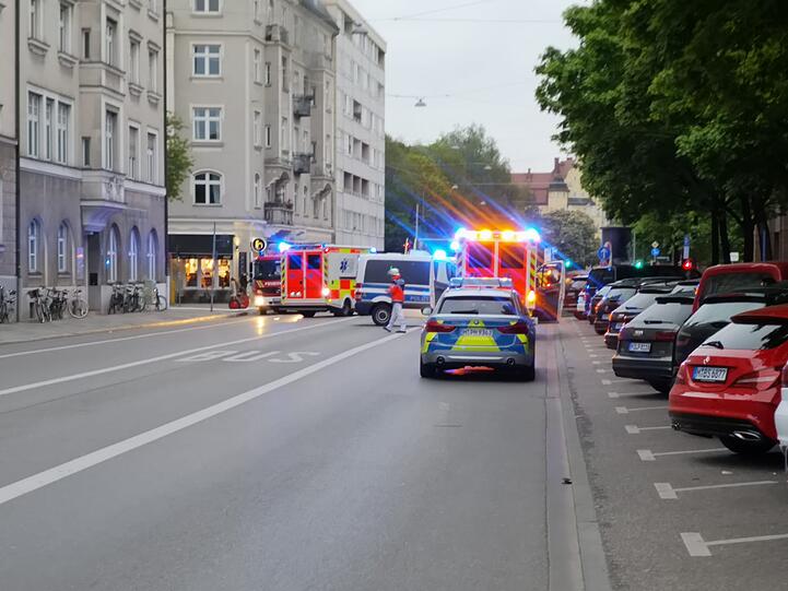 Die Feuerwehr ist am Donnerstagabend in der Kapuzinerstraße im Einsatz.