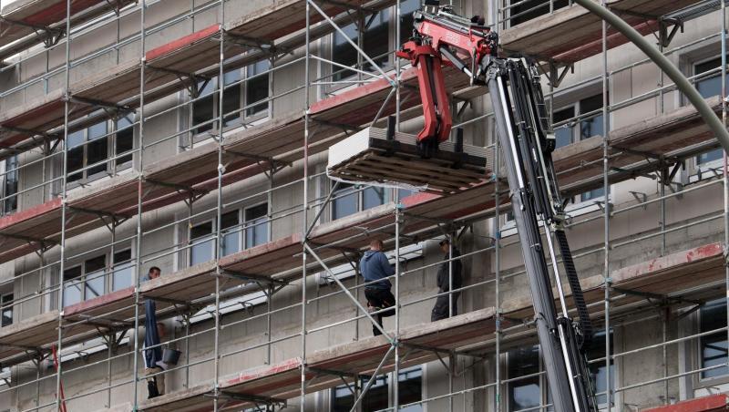 Eine Untersuchung ergab, dass in 138 der rund 400 Landkreise und kreisfreien Städte die Wohnungsmärkte angespannt sind. Eine Untersuchung ergab, dass in 138 der rund 400 Landkreise und kreisfreien Städte die Wohnungsmärkte angespannt sind.