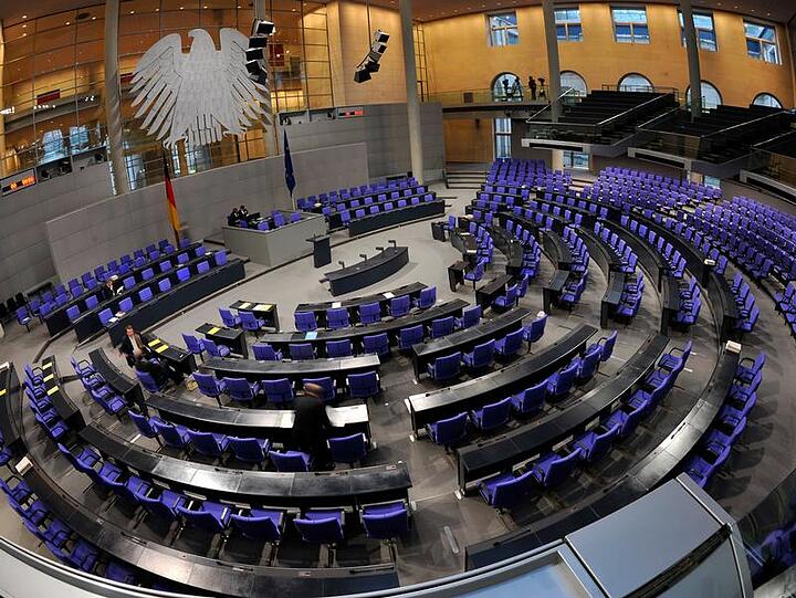 Blick in den Plenarsaal des Deutschen Bundestags