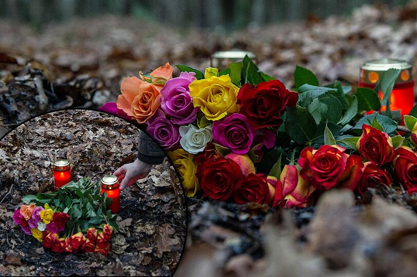 Trauer um die ermordete Maria P.: In dem Waldstück in Berlin-Adlershof legen Menschen Blumen für die 19-Jährige und ihr ungeborenes Kind nieder.