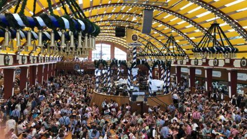 Das Löwenbräu-Festzelt auf dem Oktoberfest 2018. Das Löwenbräu-Festzelt auf dem Oktoberfest 2018.