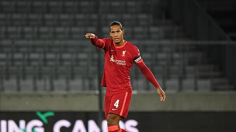 Virgil van Dijk bleibt dem FC Liverpool treu.