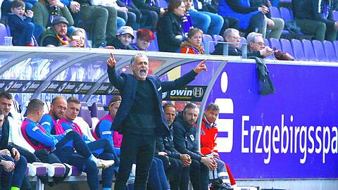 Maurizio Jacobacci feierte gegen Aue den ersten Sieg als Löwen-Coach ein.