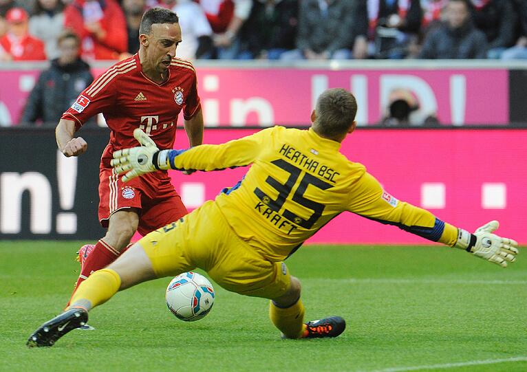 FRANCK RIBERY: Ein Tor erzielt, eins vorbereitet, dazu den Elfmeter zum 4:0 herausgeholt Nicht nur deswegen: Formidable, Franck, trés formidable. Gewann gegen Berln sogar seine Defensiv-Zweikämpfe. Note 1
