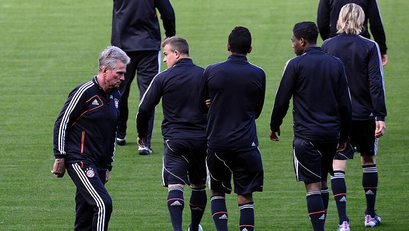 Das Abschlusstraining des FC Bayern im Camp Nou - die Bilder zum Durchklicken. Das Abschlusstraining des FC Bayern im Camp Nou - die Bilder zum Durchklicken.