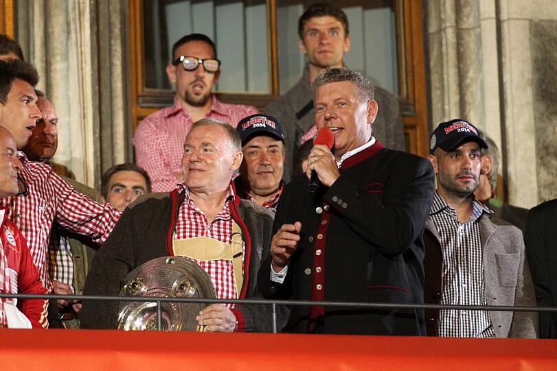"Seit ich laufen kann, bin ich Bayern-Fan!&ldquo; Nach dieser Ansage auf dem Balkon war Dieter Reiter der Jubel der Masse gewiss.