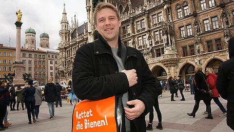ÖDP-Stadtrat Tobias Ruff, einer der Köpfe hinterm Bienen-Begehren, will OB-Kandidat werden und 2020 Dieter Reiter (SPD) herausfordern.