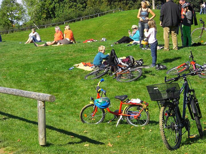 Auf dem Gras wird es im Sommer sehr gemütlich.