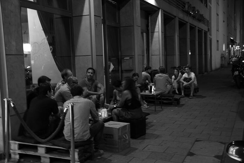 Die neu eröffnete Bar Don?t call Mama in der Schellingstraße.