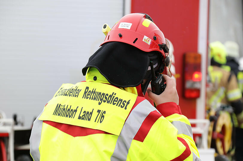 Am Dienstagmorgen kam es auf der Autobahn 94 in Fahrtrichtung München im Gemeindegebiet Mettenheim zu einem schweren Unfall.