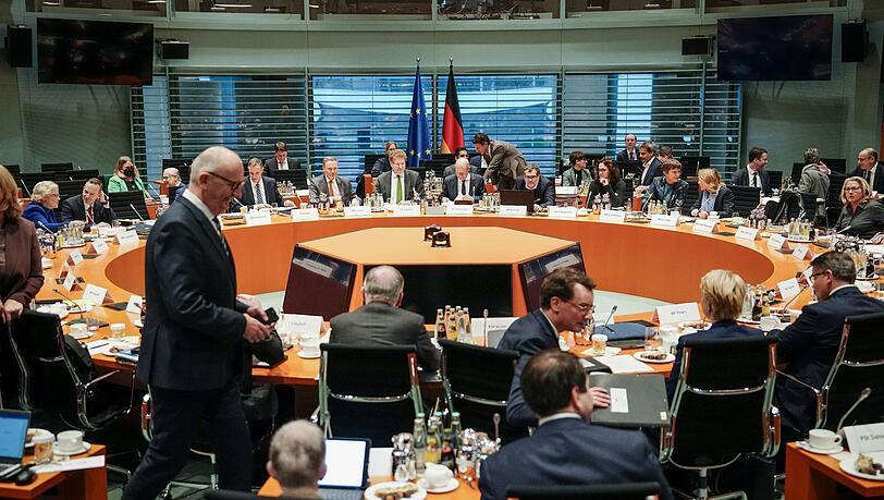 Die Ministerpräsidentenkonferenz im vergangenen Dezember - in Berlin beraten die Ministerpräsidenten der Länder erneut mit Bundeskanzler Olaf Scholz.