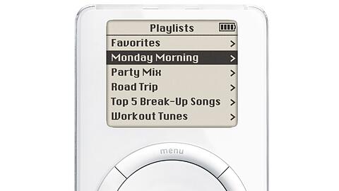 2001: Der erste iPod konnte rund 1.000 Musikst&uuml;cke speichern.