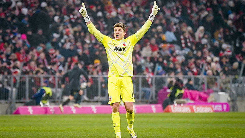 Coup: Der FC Augsburg um Torh&uuml;ter Finn Dahmen gewann im Januar mit 2:1 beim FC Bayern.