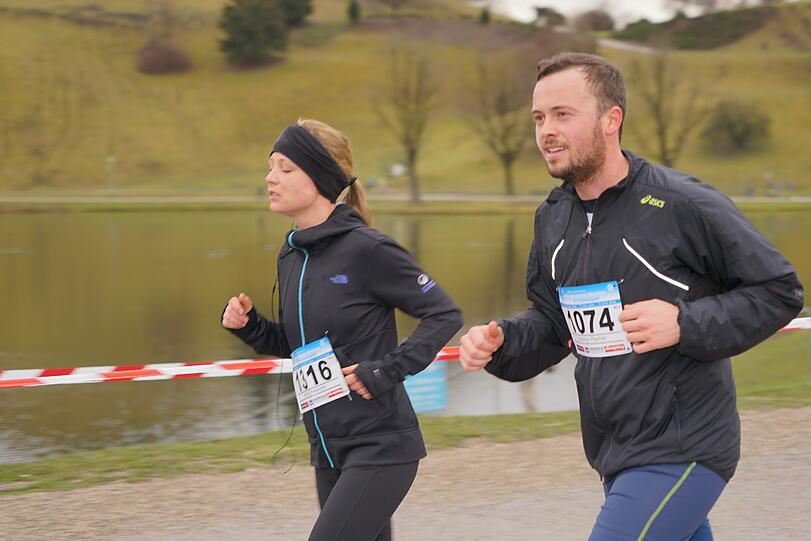Noch einmal einen Winterlauf mit rund 1000 Teilnehmern gab es am Samstag im Olympiapark. Hier die besten Bilder.