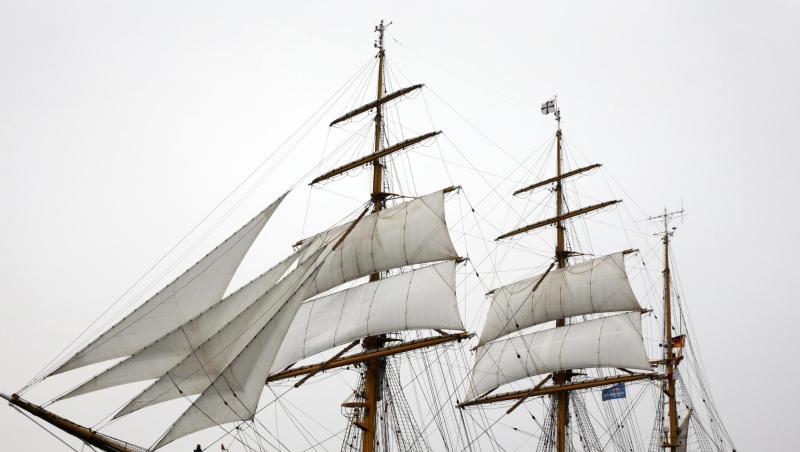 Der 1958 gebaute Marine-Segelschulschiff "Gorch Fock" wird seit 2016 überholt. Der 1958 gebaute Marine-Segelschulschiff "Gorch Fock" wird seit 2016 überholt.