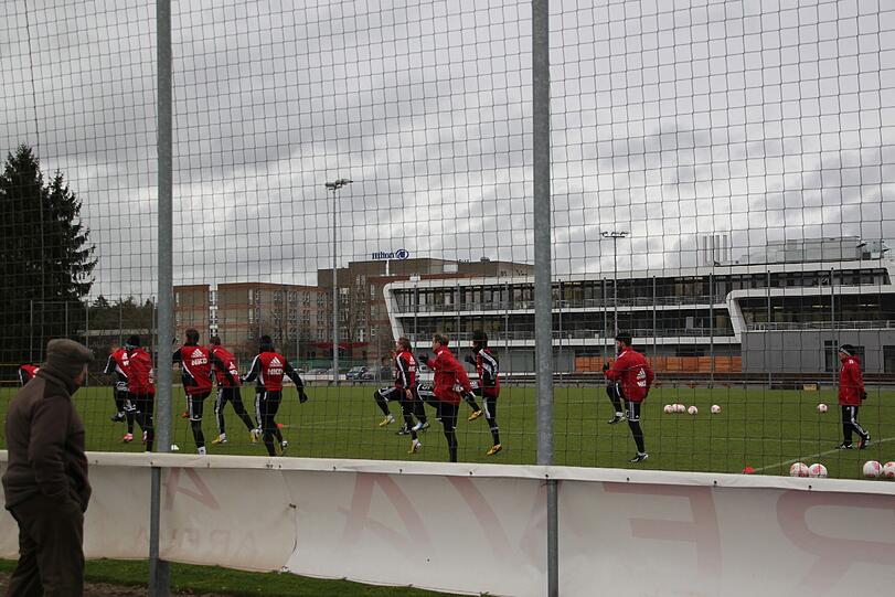 Warm-Up mit Fitnesscoach Markus Zidek.